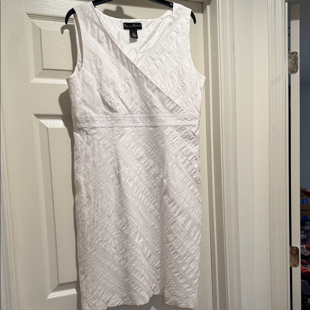 Brides Brunch/Honeymoon White Textured Sleeveless Elegant Cotton Sheath Dress 12